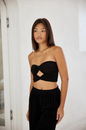 STRAPLESS TWIST CUT OUT TOP